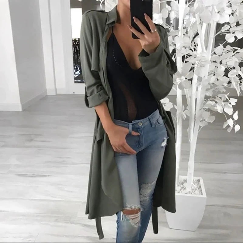 Elegant women's wrap cardigan in soft fabric with a long cut and practical pockets Lune London