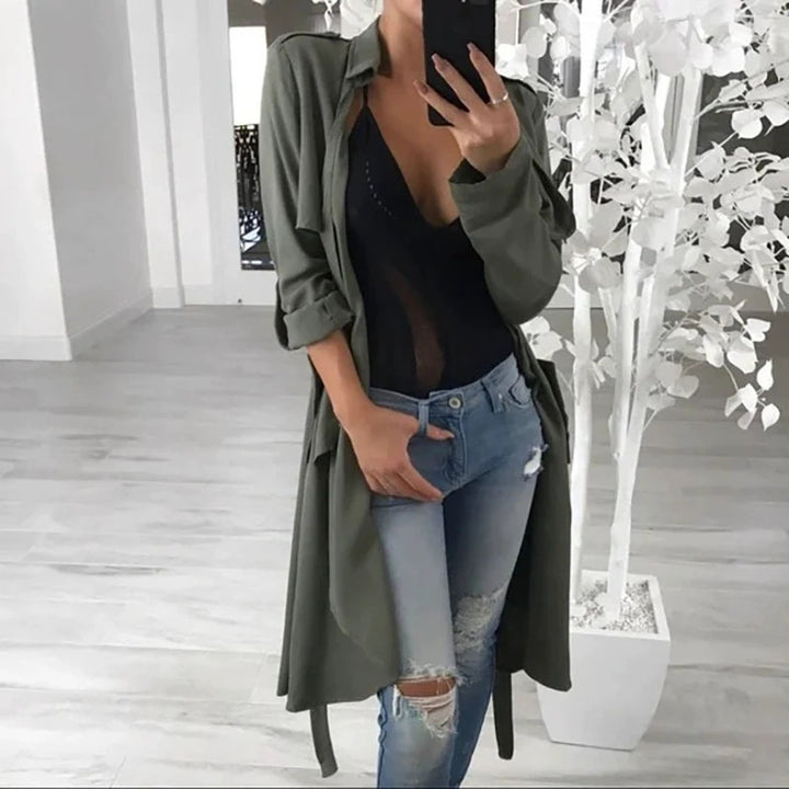 Elegant women's wrap cardigan in soft fabric with a long cut and practical pockets Lune London