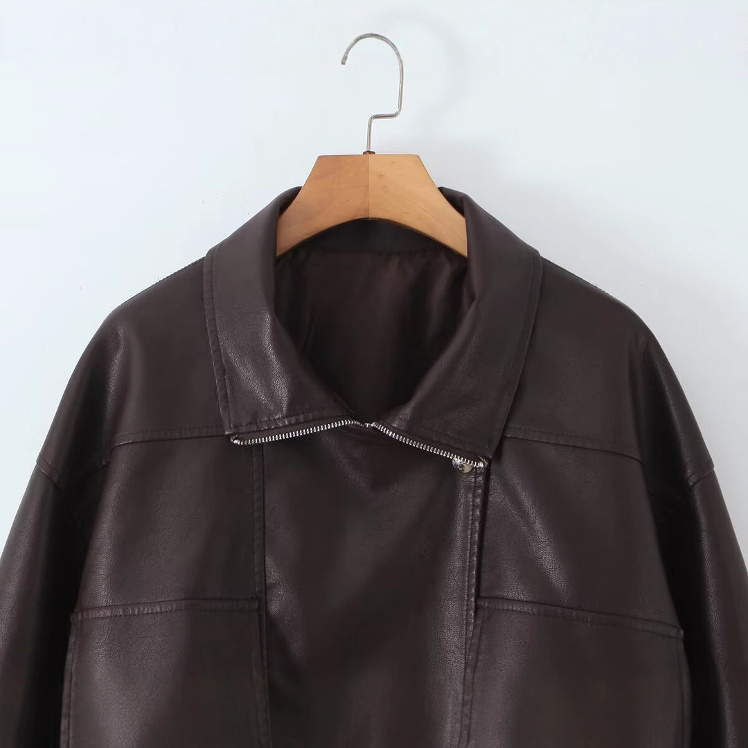Veste en faux cuir pour femmes au design moderne et aux poches pratiques Chic & Stil