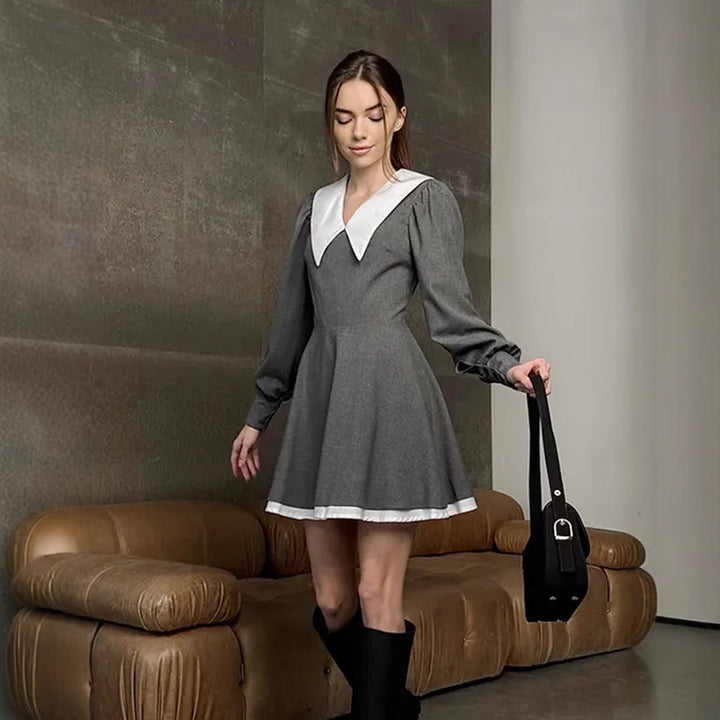 Casual mini dress for women with a chic collar Lune London