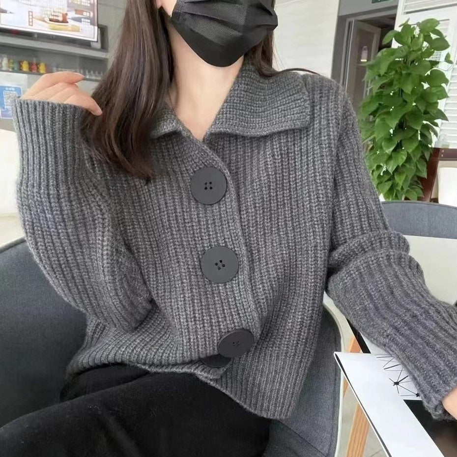 Cardigan Femme Douillet avec Gros Boutons et Col Classique Chic & Stil