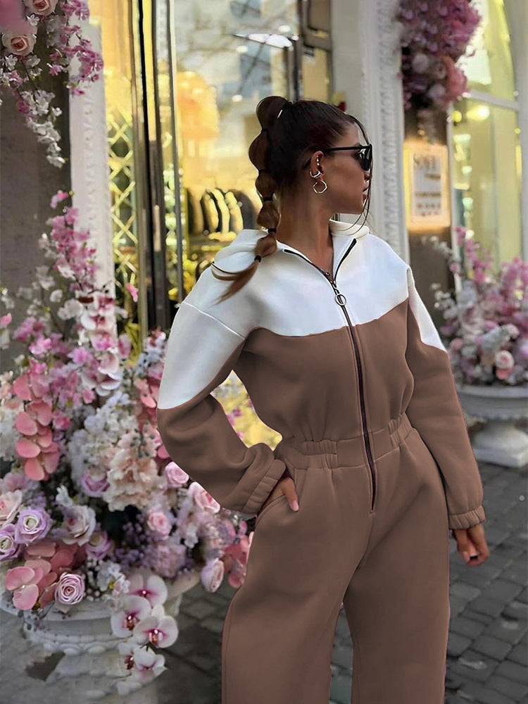 Fleece jacket and sports pants set for women with contrasting inserts Lune London
