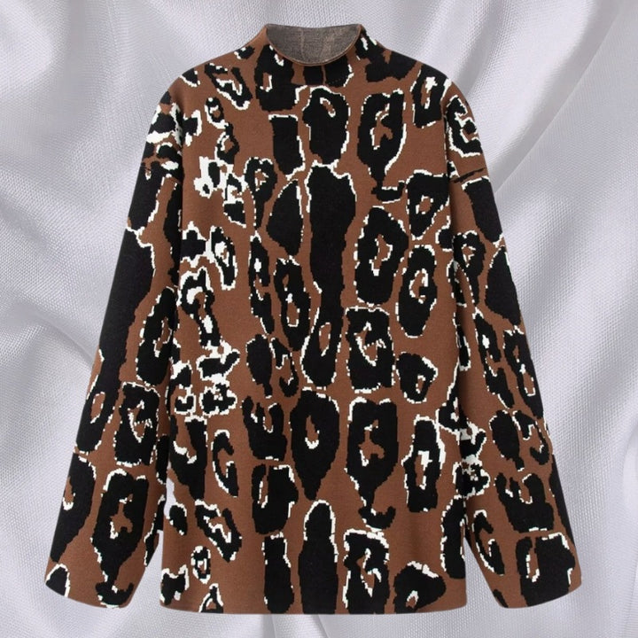 Women Oversized sweater with animal pattern and high collar Lune London