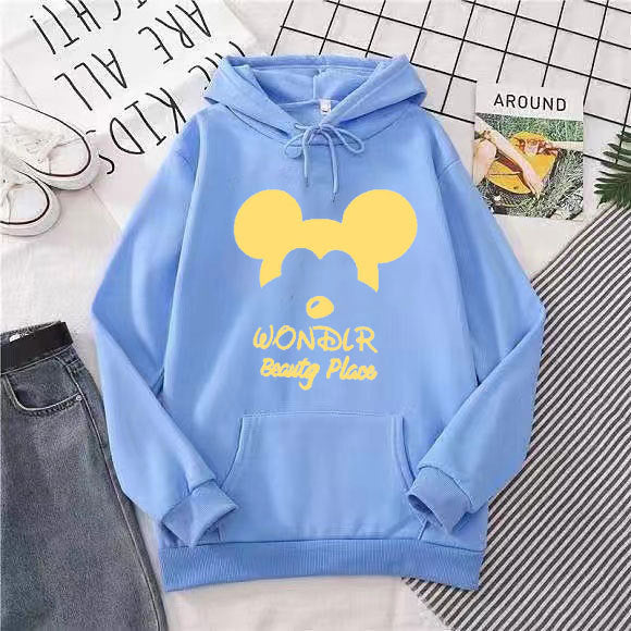 Women's hoodie with playful animal motif Chic & Stil
