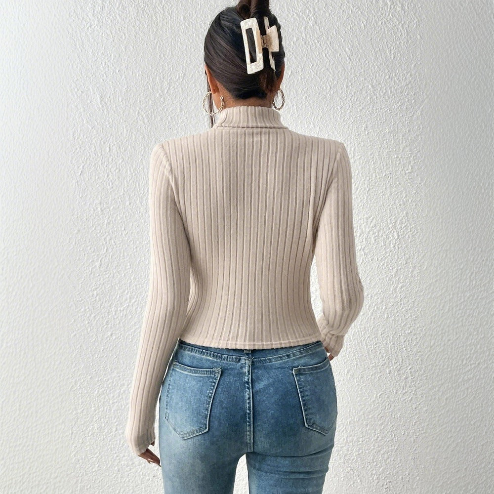 Haut à manches longues pour femmes avec découpe asymétrique et fine structure en côtes Chic & Stil