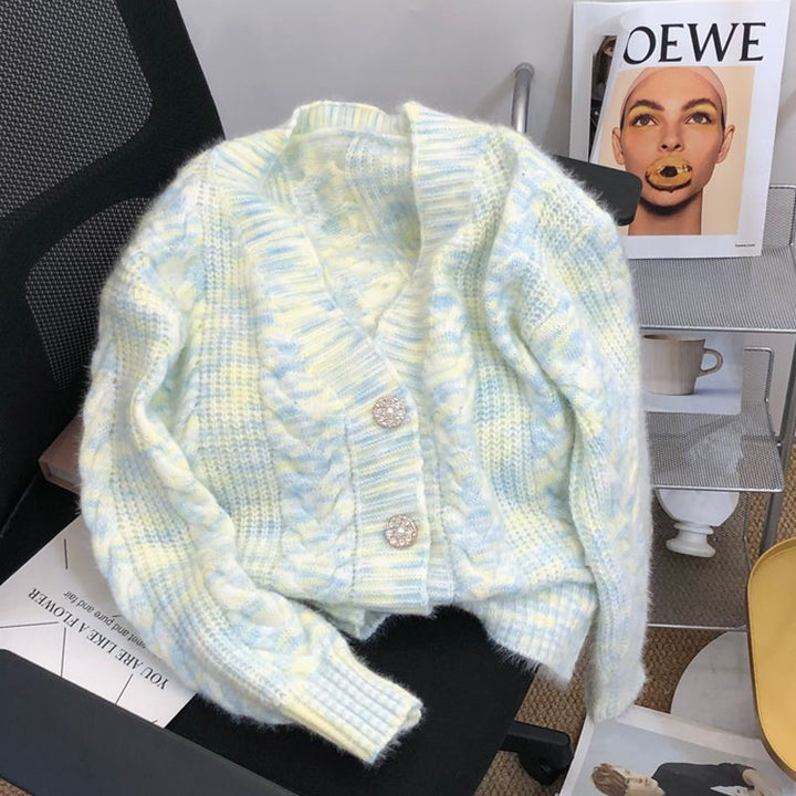Cardigan confortable pour femmes avec motif en cable décoratif et détails de boutons nobles Chic & Stil