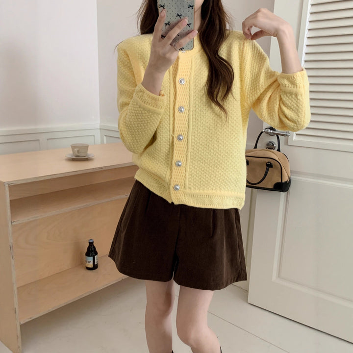Lady knitted cardigan with textured pattern and high-quality buttons Lune London