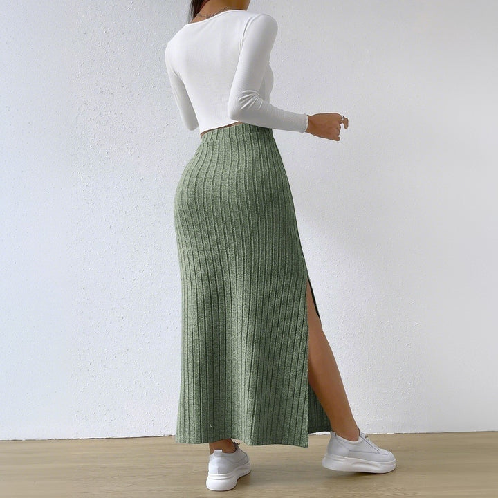Jupe maxi pour femmes avec un design côtelé élégant et une fente sur le côté Chic & Stil
