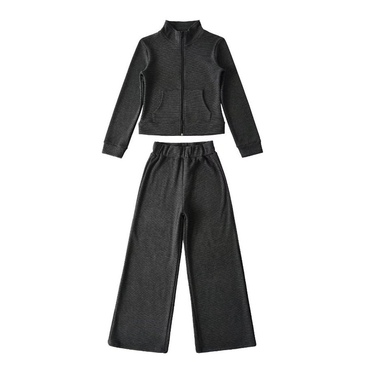 Women's sports set with high collar and wide pant waist Lune London