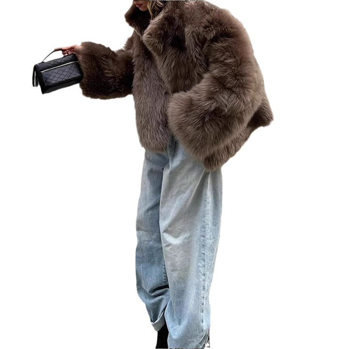 Modern oversized women's fur jacket with comfortable collar Lune London