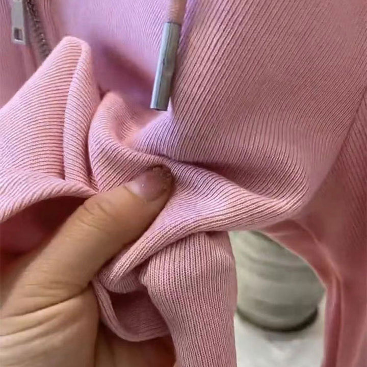 Women's casual hoodie with half zipper and modern cut Chic & Stil