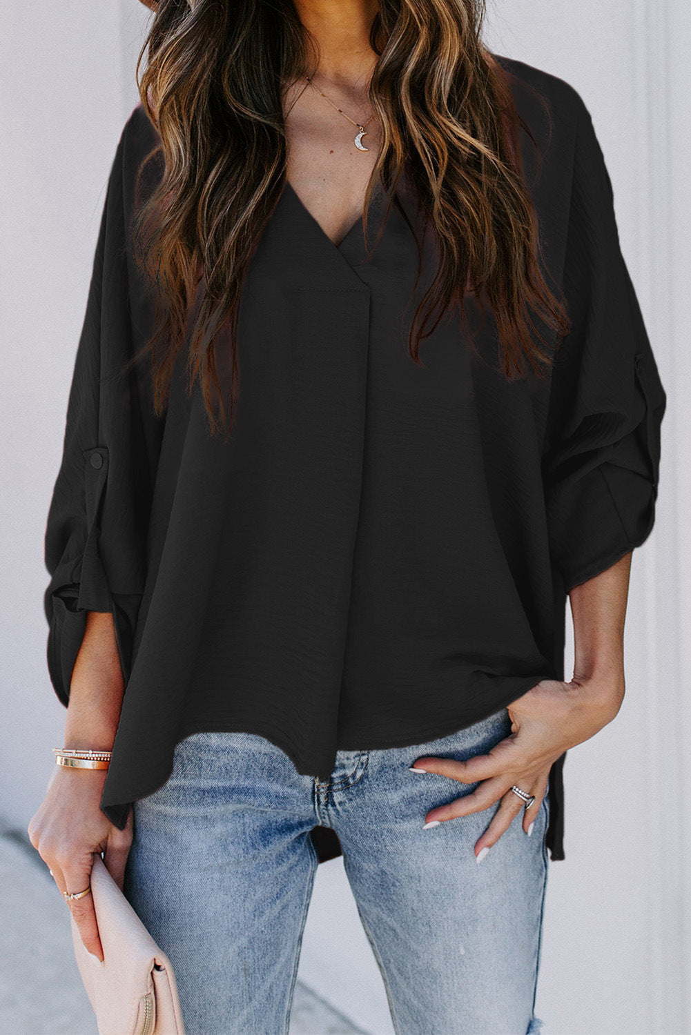 Casual blouse for women with V-neck Lune London