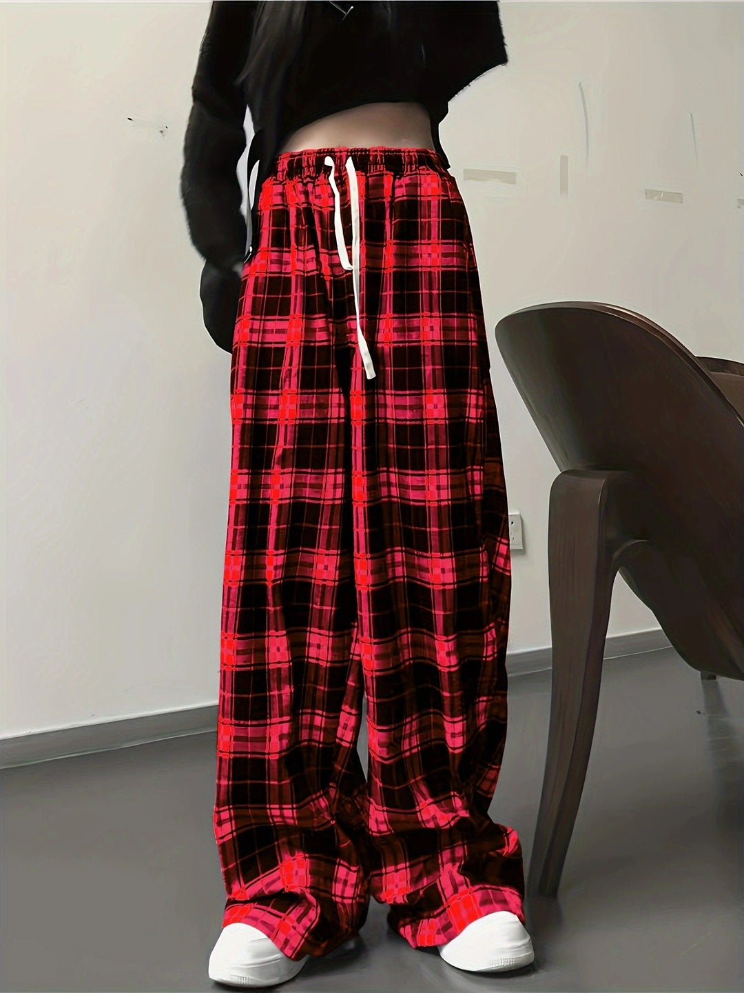 Ladies Checked Leisure Pants with Elastic Waistband and Drawstring Lune London