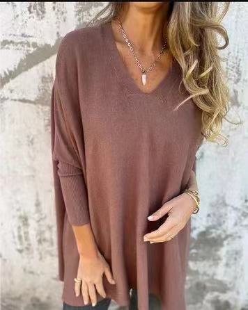 Casual knitted sweater for women with V-neck Lune London