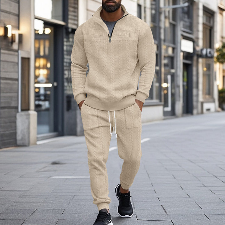 Men's fleece sports outfit with half-zip and practical pockets Lune London