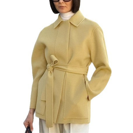 Trendy women's transitional jacket with fitted waist and belt Lune London