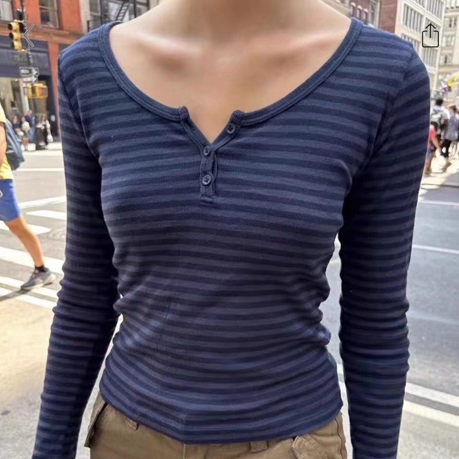 Chemise Henley à manches longues pour femmes avec fines rayures Chic & Stil