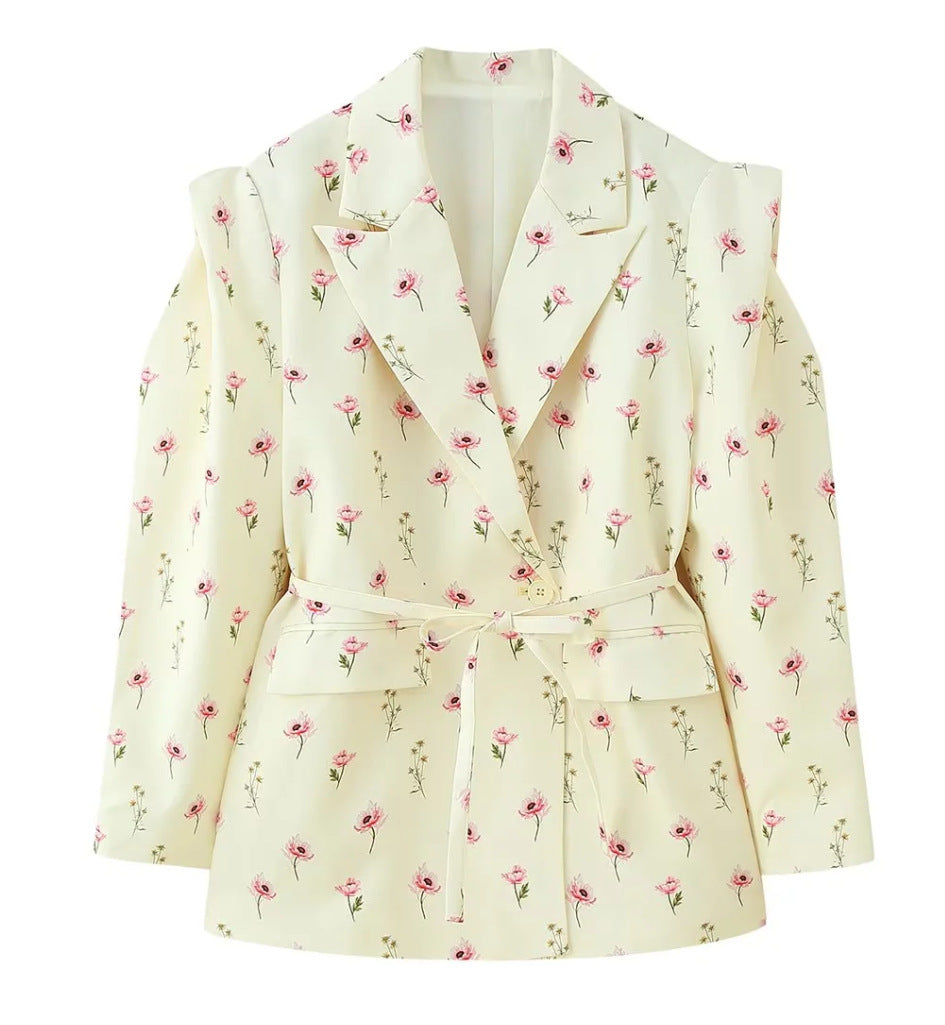 Veste blazer élégante pour femmes avec coupe ajustée et ceinture à nouer Chic & Stil