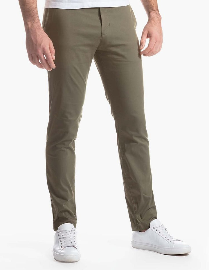 Elastic chino pants for men with trendy cut Lune London