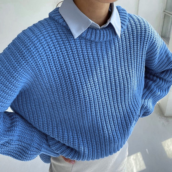 Casual knit sweater for women with structured fabric Lune London