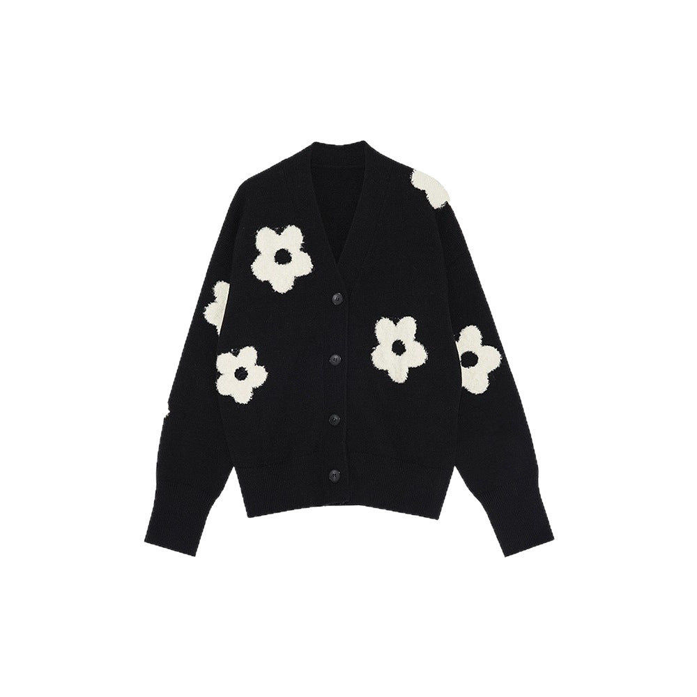 Cardigan pour femmes avec des appliqués floraux et fermeture à boutons Chic & Stil