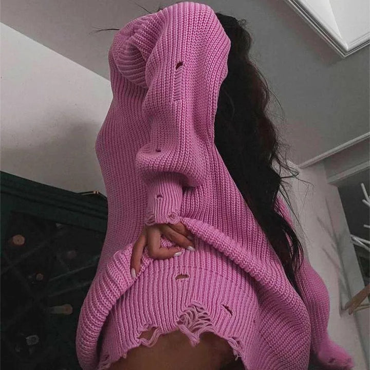 Casual oversized women's sweater with V-neckline and relaxed fringes Lune London