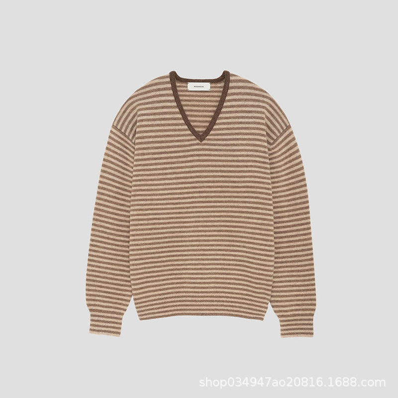 Pull fin à col en V pour femmes avec des motifs à rayures Chic & Stil