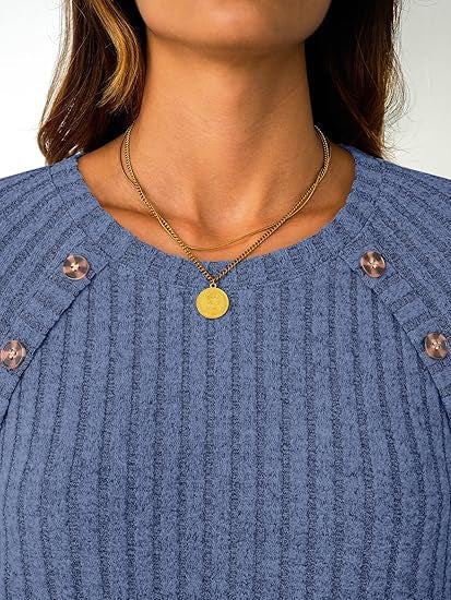 Top en tricot pour femmes avec boutons décoratifs Chic & Stil