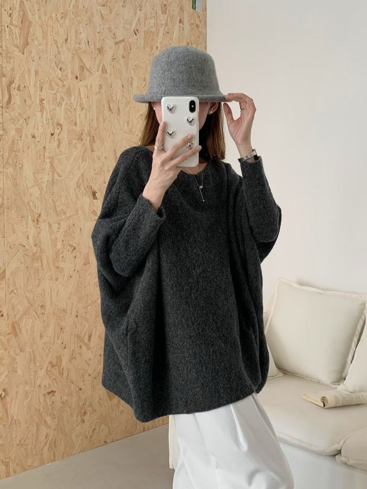 Sweater oversize en tricot pour femmes avec une coupe décontractée et des manches dramatiques Chic & Stil