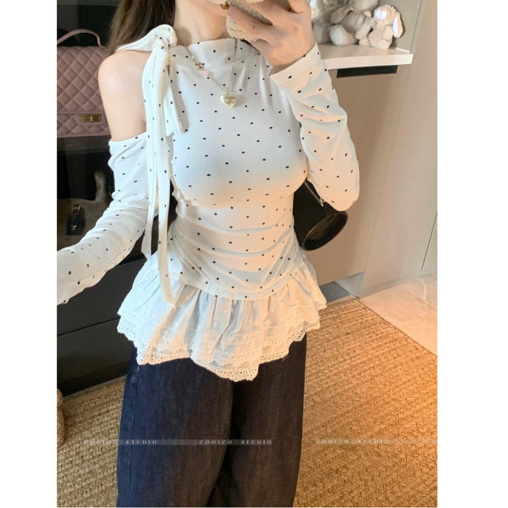 Women's asymmetric top with playful ruffle detail Chic & Stil