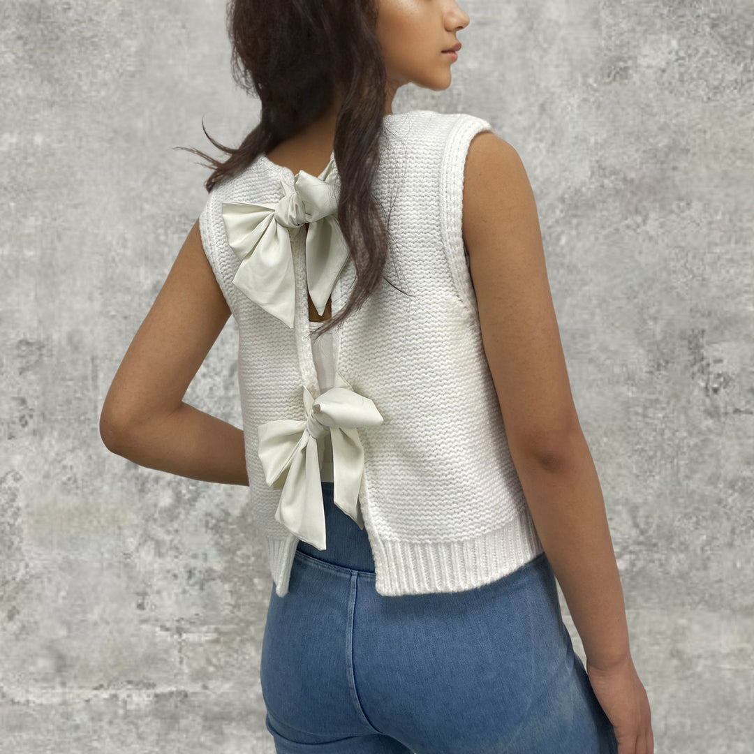 Knitted cardigan for women with decorative knots Lune London