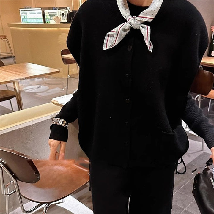 Cozy knit jacket for women with practical pockets and button closure Lune London