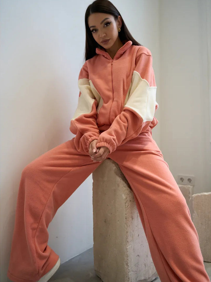Women's Sporty Fleece Set with High Collar and Loose Pants Chic & Stil