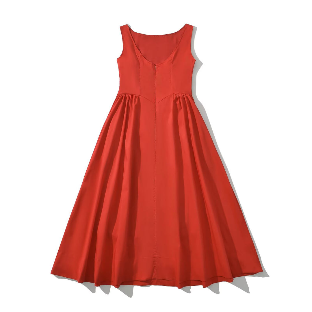 Maxi dress for women with an elegant and flowing cut and a round neck Lune London