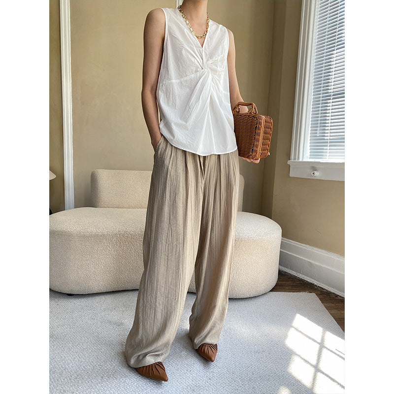 Women's casual top with asymmetric cut and decorative knot Chic & Stil