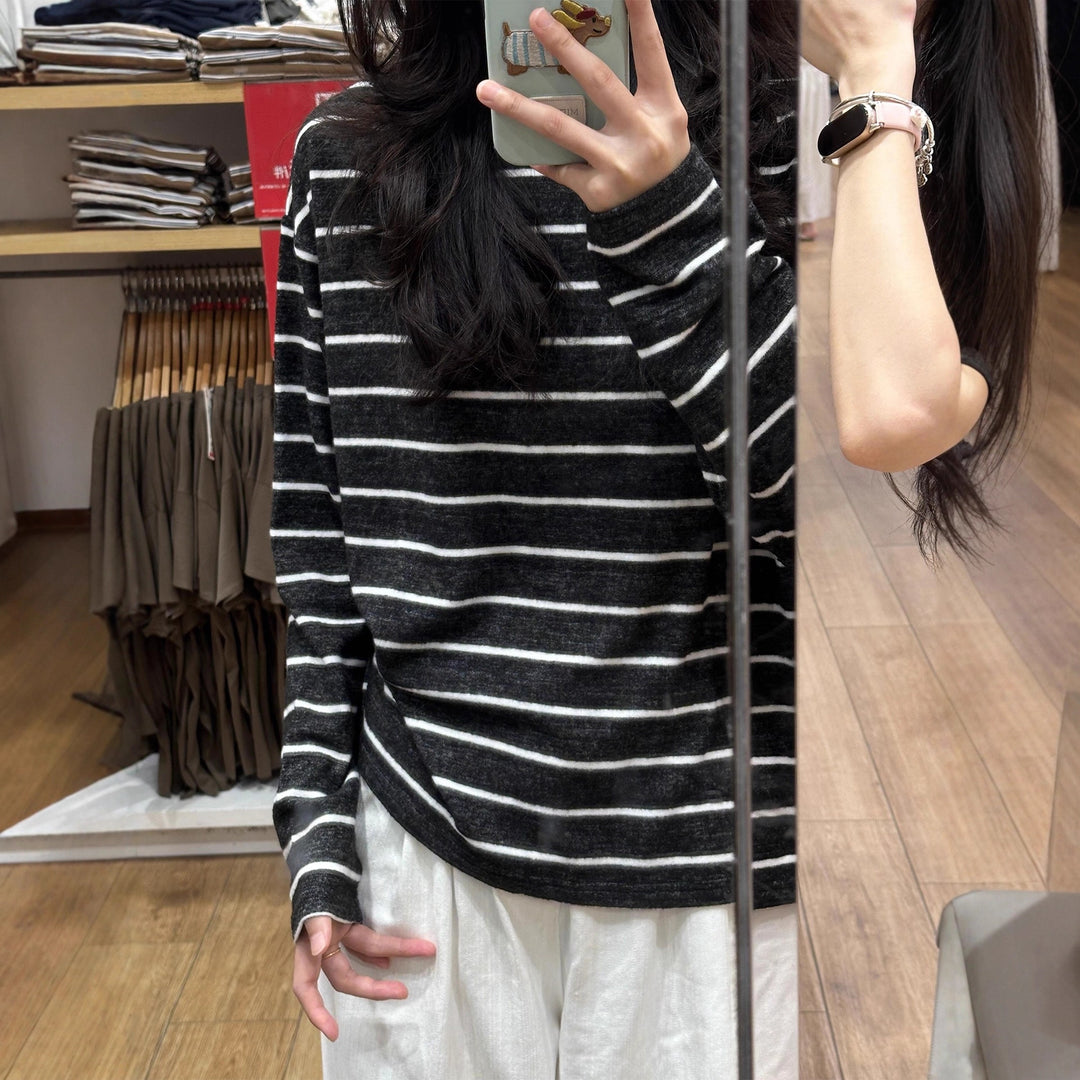 Women's casual long sleeve shirt with modern stripes Chic & Stil