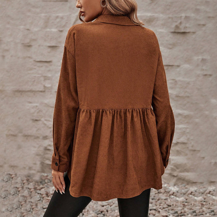 Robe chemise pour femmes avec coupe ajustée et détails de boutons Chic & Stil