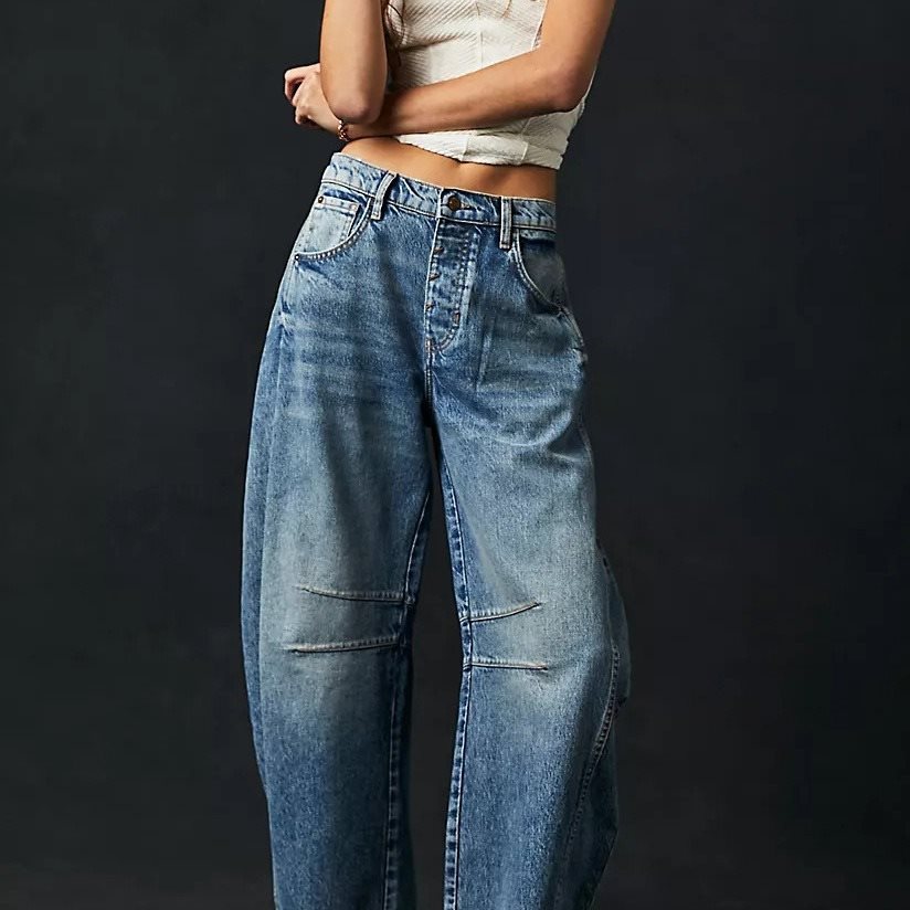 Comfortable and casual jeans for women with a loose fit Lune London
