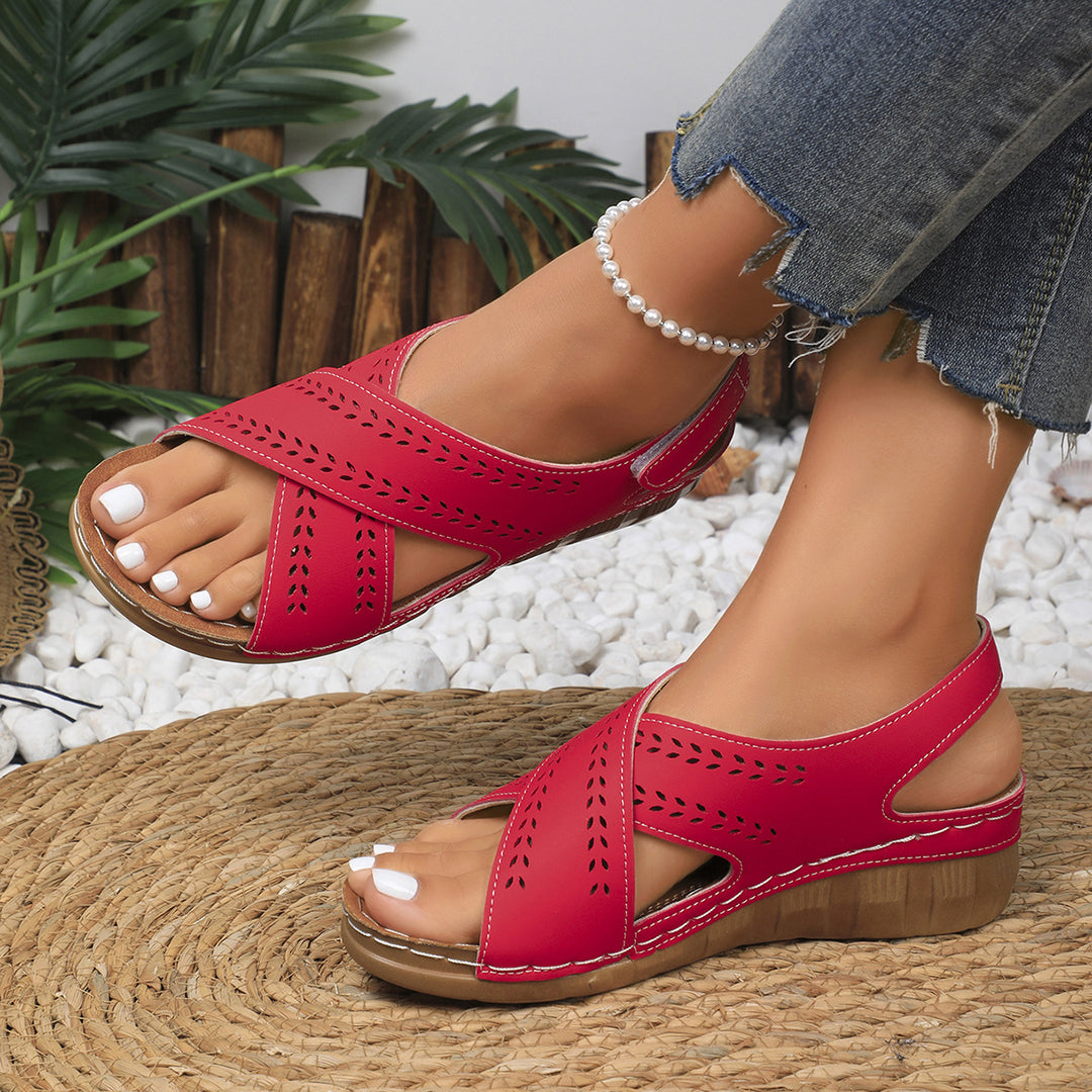 Comfortable sandals for women with breathable laces Lune London
