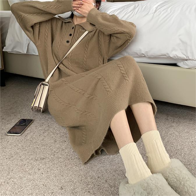 Robe en tricot pour femmes avec patte de boutonnage et texture élégante en motif de câble Chic & Stil