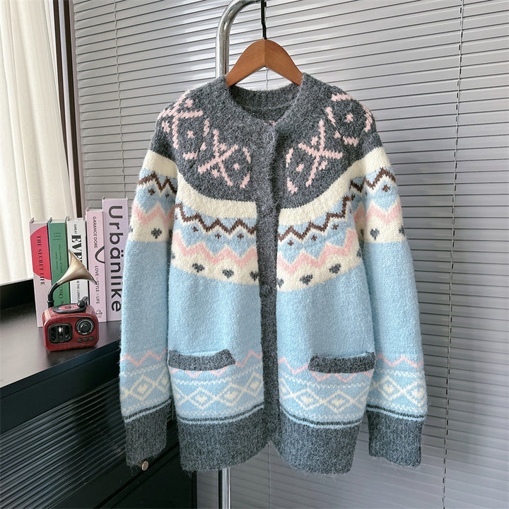 Cardigan pour femmes avec un motif ethnique ludique et des poches Chic & Stil
