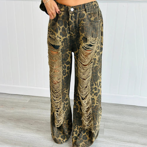 Women's wide lion print jeans with frayed details Lune London