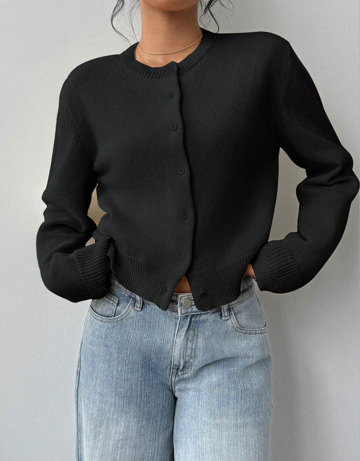 Cardigan pour femmes avec texture à fines côtes et design boutonné Chic & Stil