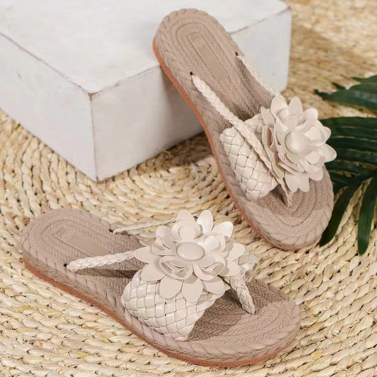 Ladies' heeled sandals adorned with flowers and natural fiber sole Lune London