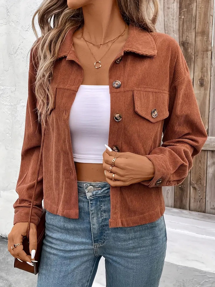 Casual corduroy jacket for women with practical pockets and trendy buttons Lune London