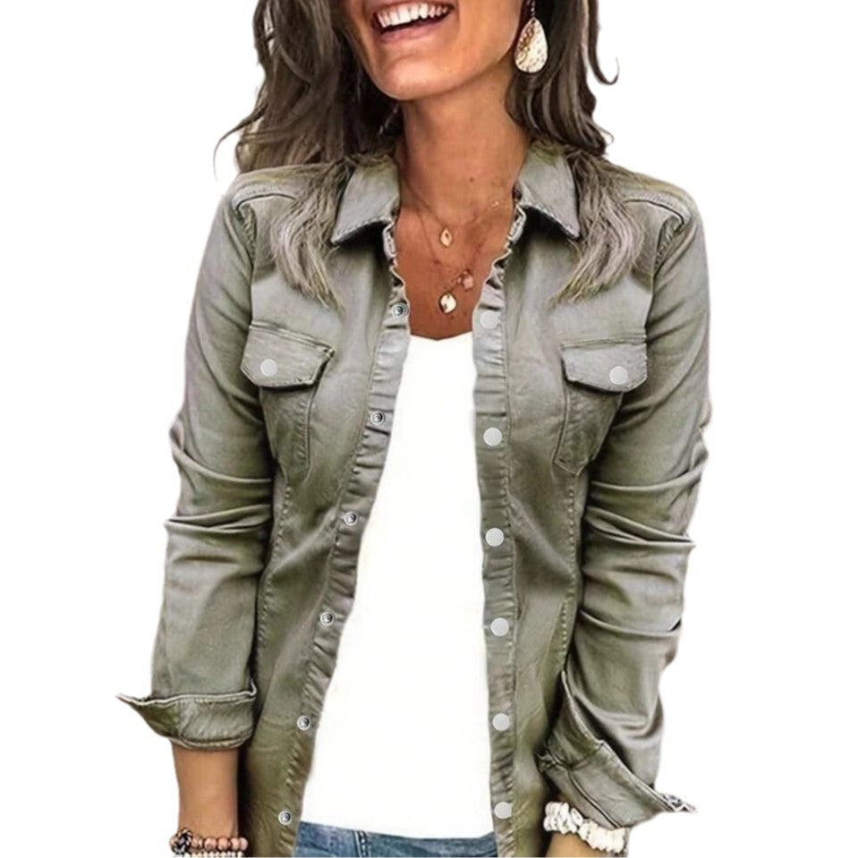Veste chemise pour dames avec poches poitrine et détails de boutons élégants Chic & Stil