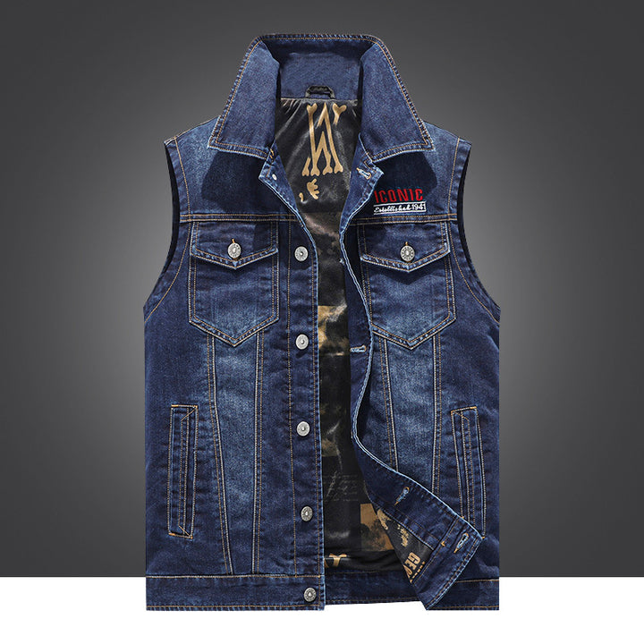 Men's denim jacket with practical pockets and robust design Lune London