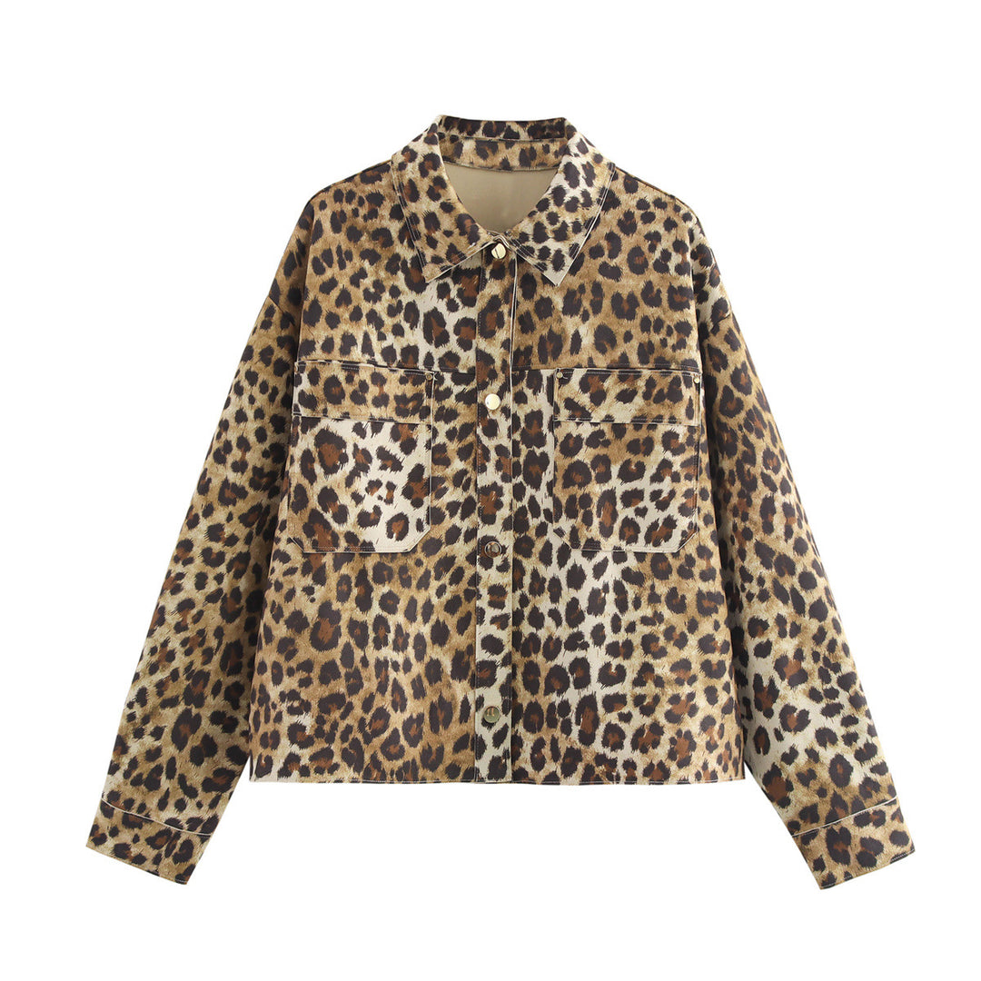Casual overshirt jacket for women with practical chest pockets and classic collar Lune London