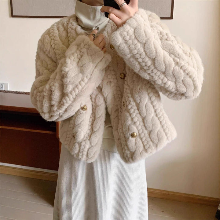 Cardigan moelleux pour femmes avec détails de boutons dorés Chic & Stil