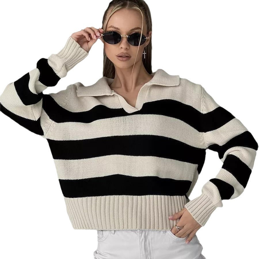 Pull sportif pour femmes avec motif rayé et col Chic & Stil